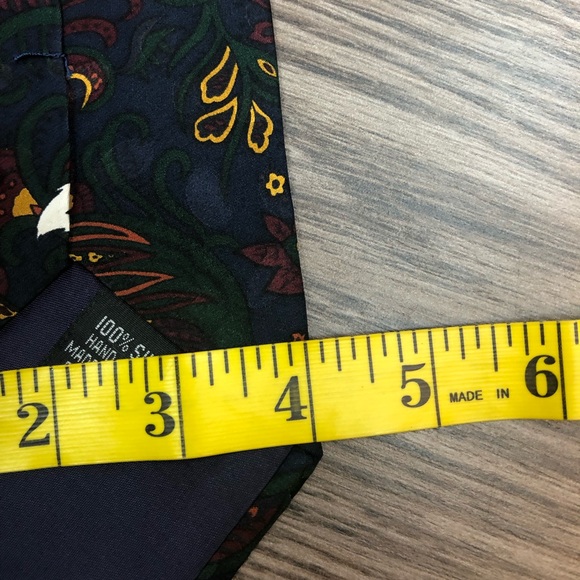Looney Tunes Mania Paisley Pattern Silk Tie - Picture 4 of 4